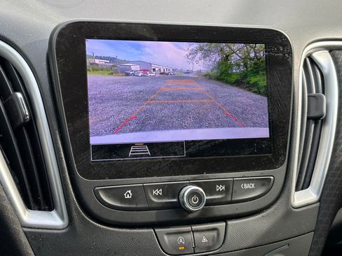 Used 2023 Chevrolet Malibu LT image 9