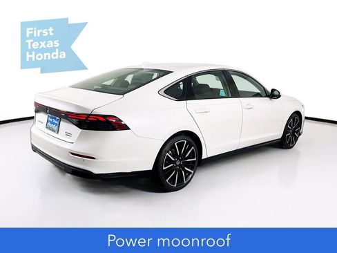 Used 2025 Honda Accord Touring image 9