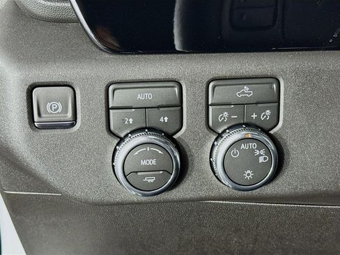 New 2026 GMC Sierra 1500 SLE w/ Max Trailering Package AWD/4WD image 10