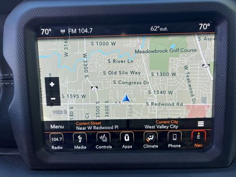 Used 2018 Jeep Wrangler Unlimited Sahara w/ Uconnect 4C Nav & Sound Group AWD/4WD image 24