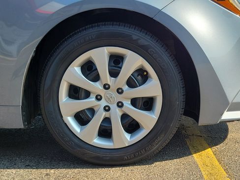 Used 2024 Toyota Corolla LE FWD image 5
