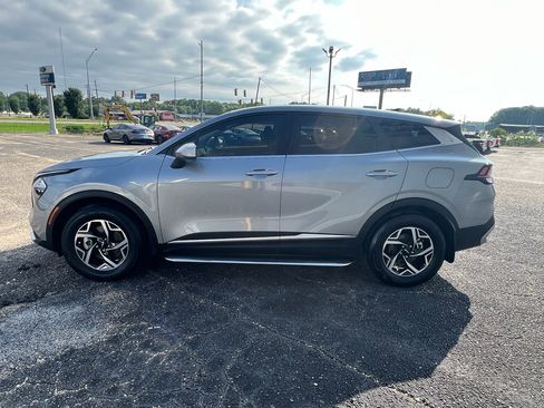 Used 2023 Kia Sportage LX AWD/4WD image 6
