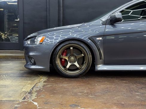 Used 2010 Mitsubishi Lancer Evolution SE image 3