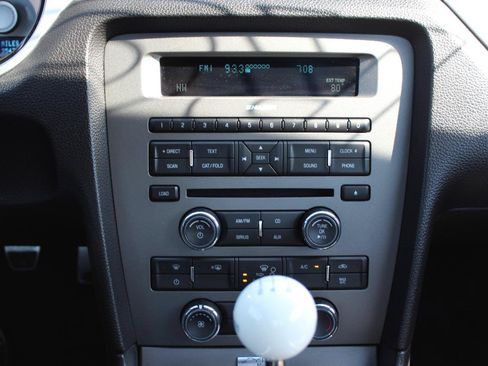 Used 2010 Ford Mustang GT RWD image 17