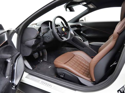 Certified 2021 Ferrari Roma image 14