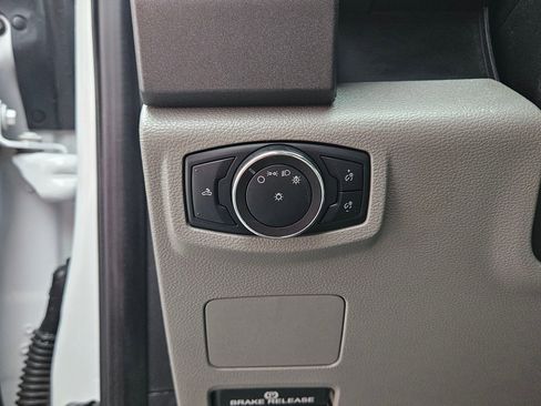 Used 2019 Ford F250 XL w/ Power Equipment Group AWD/4WD image 19