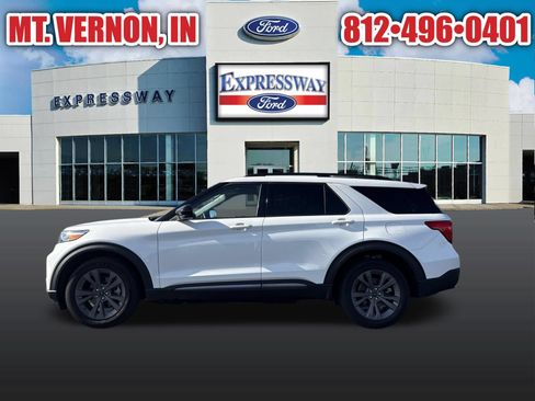 Used 2024 Ford Explorer XLT w/ Equipment Group 202A AWD/4WD image 6