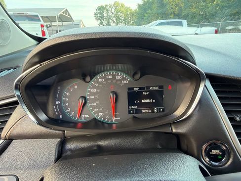 Used 2020 Chevrolet Trax LT w/ Sun & Sound Package AWD/4WD image 32