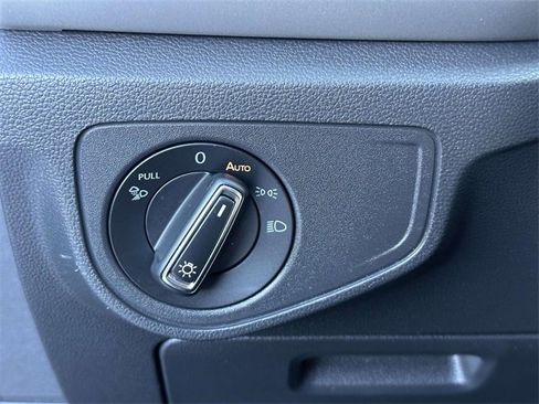 Certified 2022 Volkswagen Atlas SE image 23