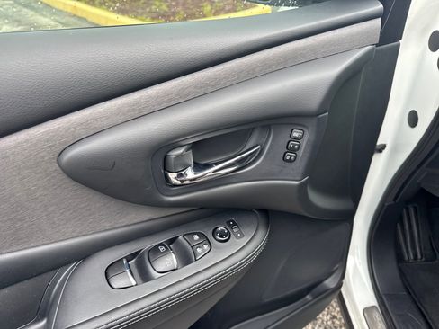Used 2024 Nissan Murano SL image 12