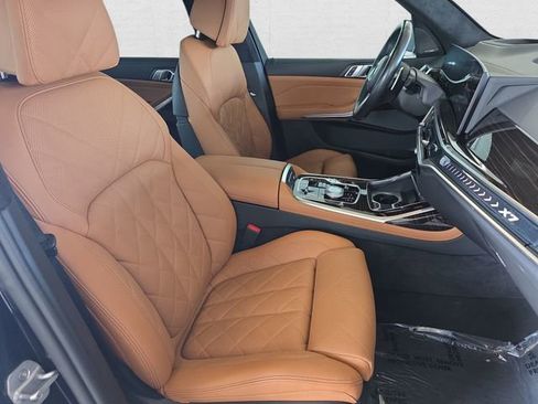 Used 2024 BMW X7 xDrive40i w/ Executive Package image 10