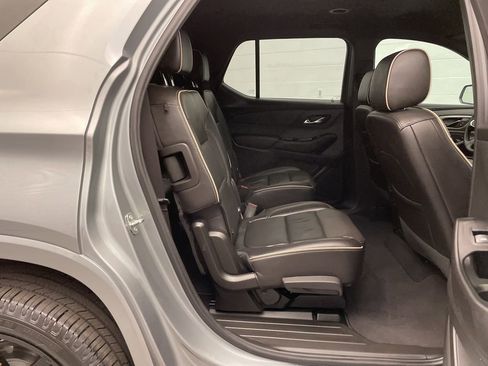 Used 2023 Chevrolet Traverse Premier image 31