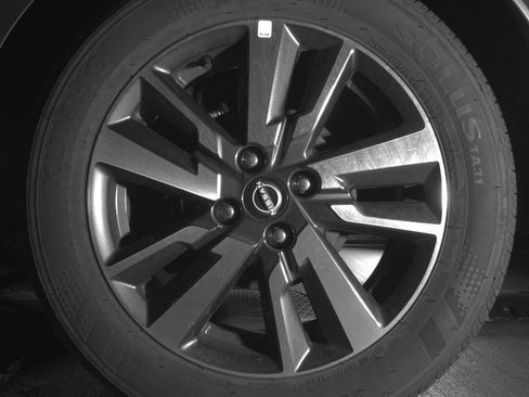 Used 2025 Nissan Versa SV image 14