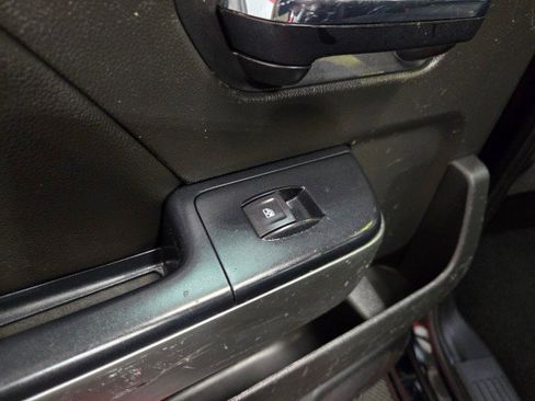 Used 2018 Chevrolet Silverado 1500 LT w/ LT Eassist Package image 34