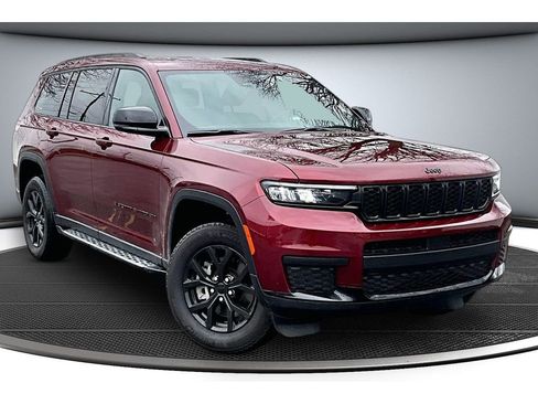 Certified 2025 Jeep Grand Cherokee L Altitude AWD/4WD image 14