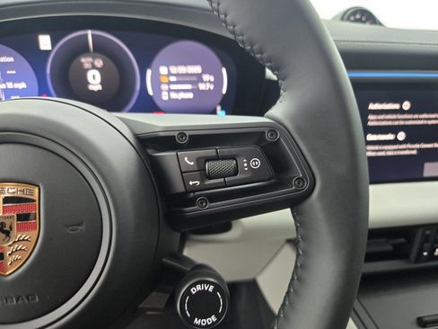 New 2025 Porsche Macan 4S Electric image 21