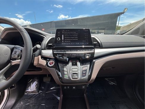 Used 2026 Honda Odyssey Touring image 11