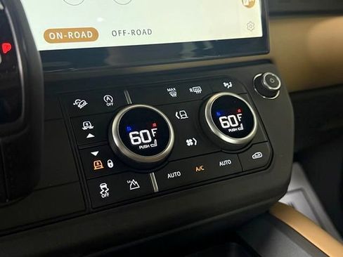 New 2026 Land Rover Defender 130 X-Dynamic SE AWD/4WD image 34