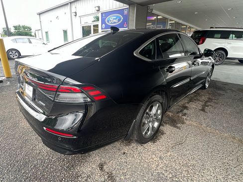 Used 2024 Honda Accord EX-L image 9