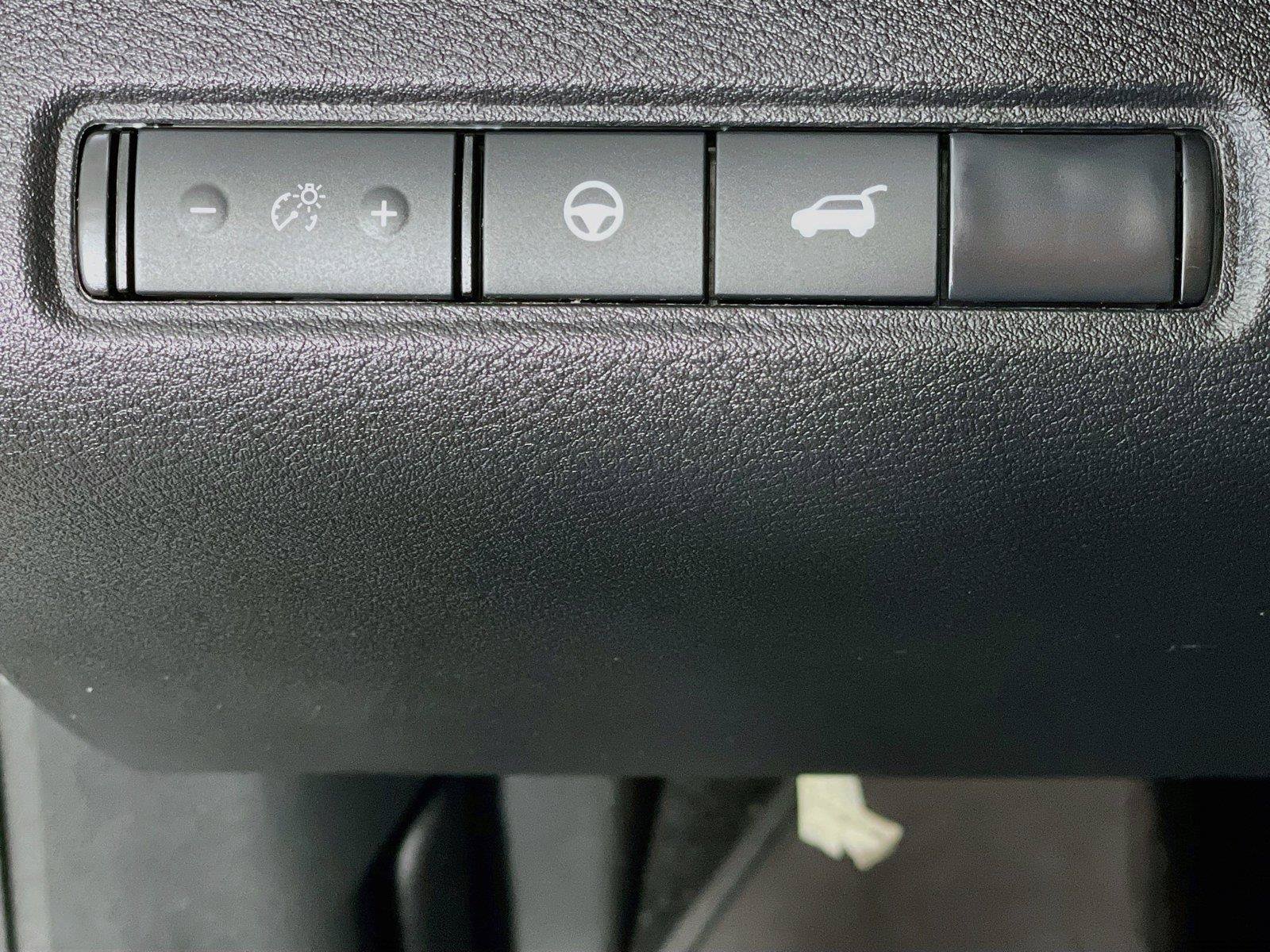 Used 2025 Nissan Pathfinder Rock Creek AWD/4WD image 13
