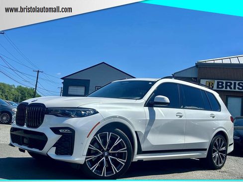 Used 2022 BMW X7 M50i AWD/4WD image 1