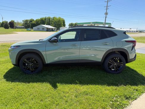Used 2026 Chevrolet Trax ACTIV w/ Driver Confidence Package FWD image 4