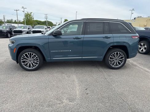 New 2026 Jeep Grand Cherokee Summit AWD/4WD image 2