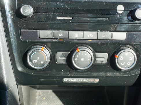 Used 2021 Volkswagen Passat 2.0T S image 11