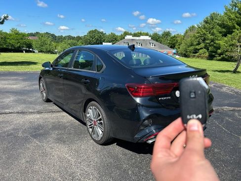 Certified 2022 Kia Forte GT w/ GT Technology Package FWD image 5