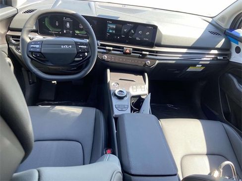 New 2026 Kia Sportage EX image 10