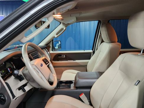 Used 2014 Ford Expedition XLT image 10