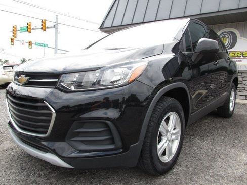 Used 2017 Chevrolet Trax LS AWD/4WD image 4