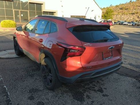 Used 2024 Chevrolet Trax ACTIV w/ Sunroof Package FWD image 4