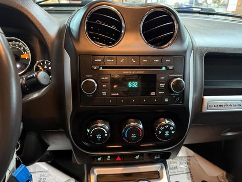 Used 2014 Jeep Compass Latitude image 33