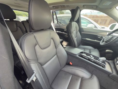 Certified 2023 Volvo XC90 B6 Ultimate w/ Lounge Package image 22