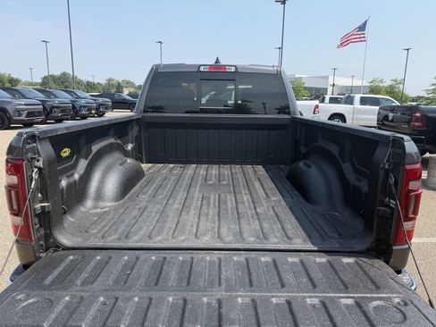 Used 2023 RAM 1500 Laramie AWD/4WD image 15