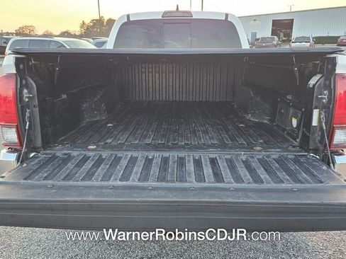 Used 2019 Toyota Tacoma TRD Off-Road image 12