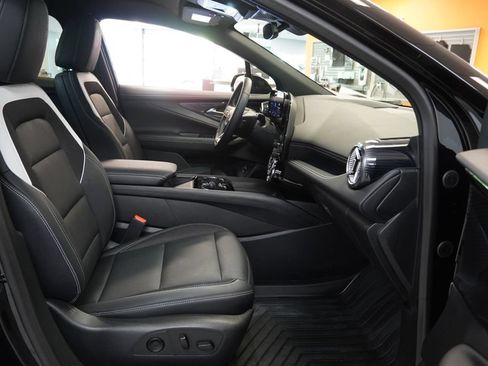 New 2025 Chevrolet Blazer EV LT AWD/4WD image 33