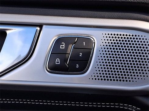 Used 2020 Ford Explorer ST w/ Premium Technology Package image 27