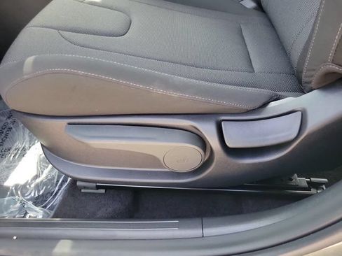 Used 2026 Hyundai Elantra SE w/ Cargo Package FWD image 18