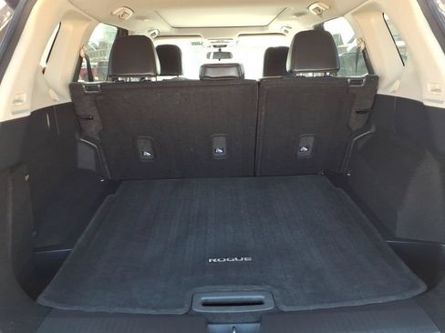 Used 2024 Nissan Rogue SV w/ SV Premium Package FWD image 11
