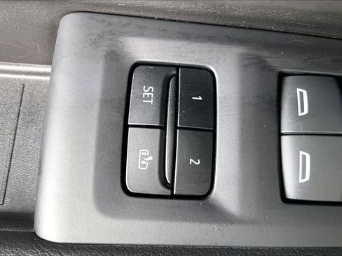 Used 2024 Chevrolet Tahoe LT w/ Luxury Package RWD image 33