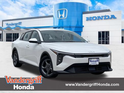 Used 2025 Kia K4 FWD image 1