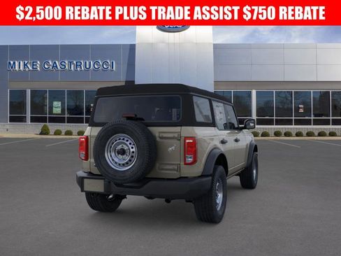 New 2025 Ford Bronco 4-Door image 8