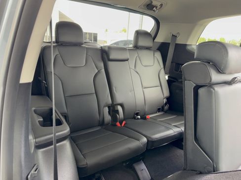 Used 2025 Kia Telluride EX image 17