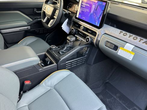 Certified 2025 Toyota 4Runner Trailhunter image 22