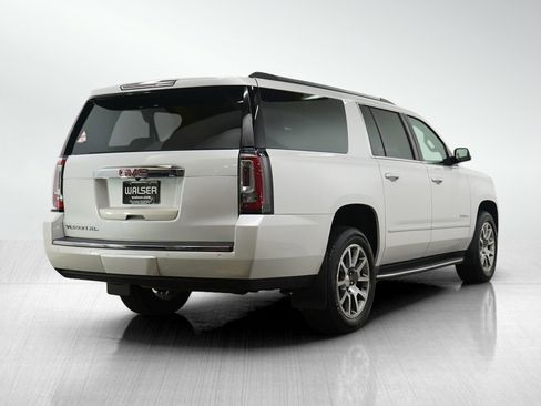 Used 2019 GMC Yukon XL Denali AWD/4WD image 5