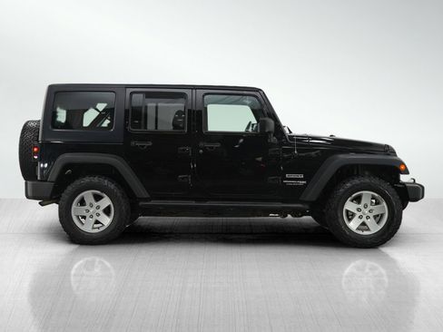 Used 2018 Jeep Wrangler Unlimited Sport S image 7