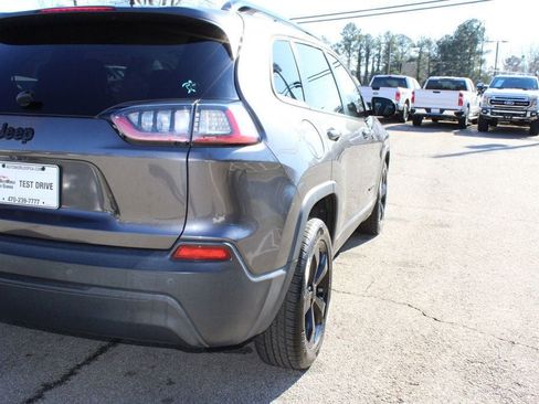 Used 2019 Jeep Cherokee Latitude Plus image 9