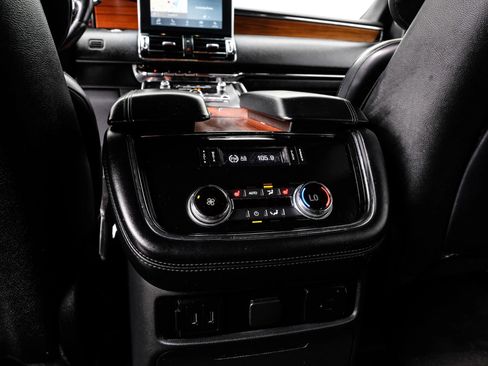 Used 2019 Lincoln Navigator Select w/ Technology Package image 36